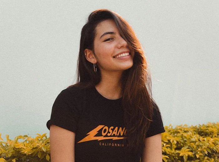 STREET STYLE STARS: INFLUENCER-INSPIRED LOOKS WITH ElANVESTE GIRLS SWEATSHIRTS