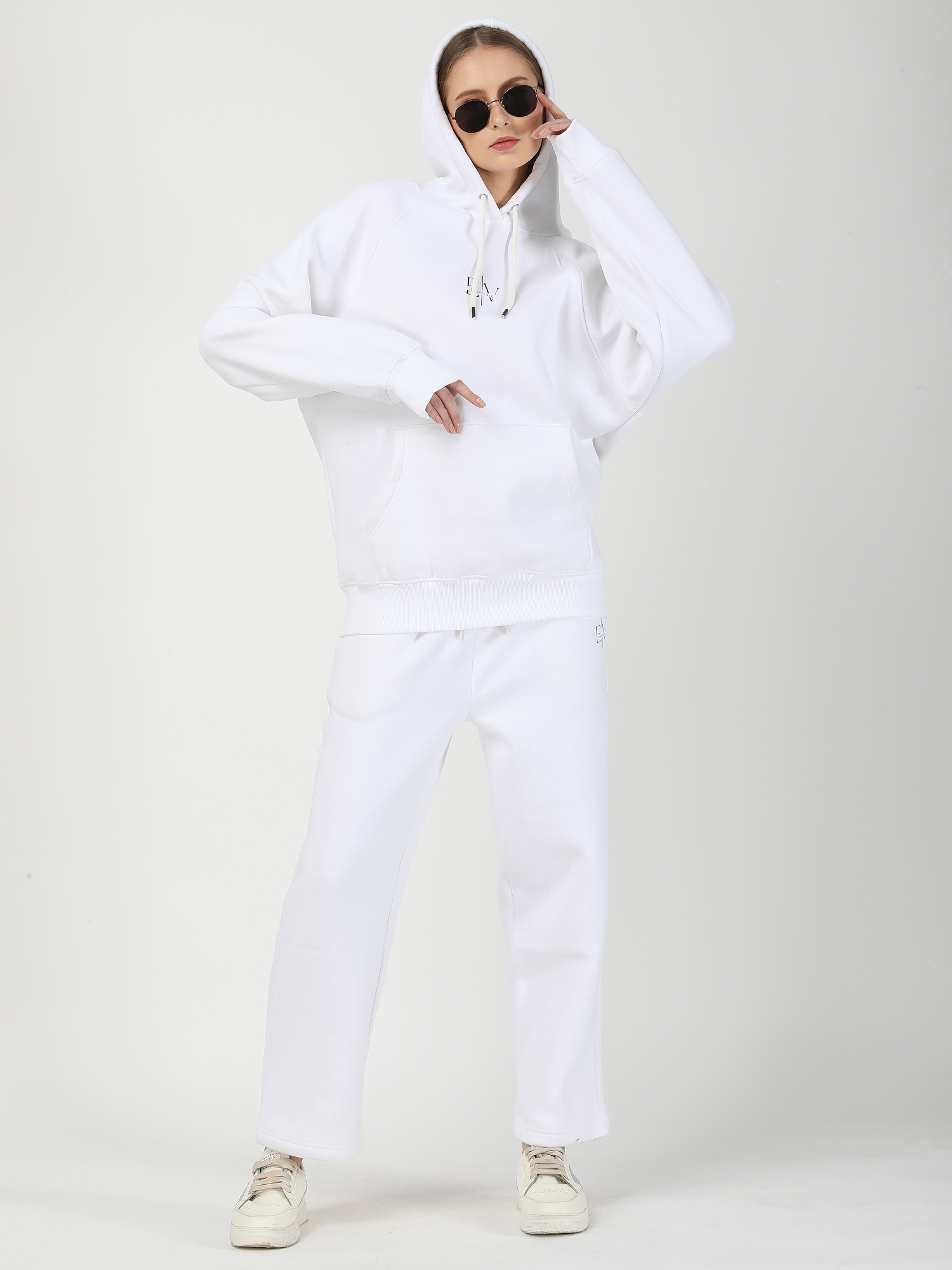 White Relax Pants
